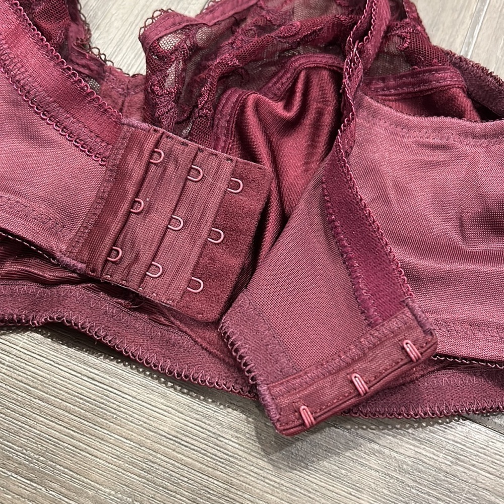 Wacoal 85126 Burgundy Bra - Picture 6 of 9